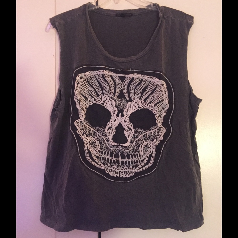 💀 Embroidered Skull Tank